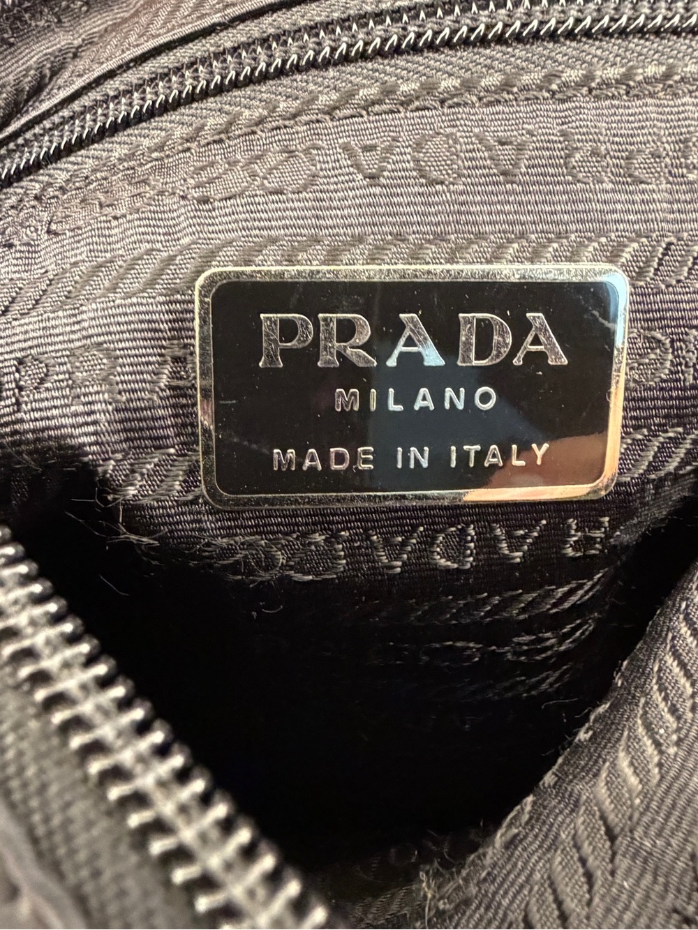 Prada Black Tessuto Nylon Crossbody Bag | Messenger Shoulder Bag | Vintage Y2K - Picture 10 of 11